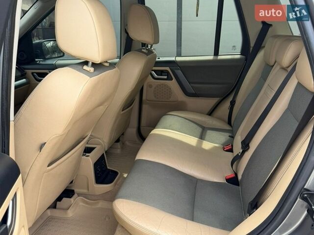 Сірий Ленд Ровер Freelander, об'ємом двигуна 2.2 л та пробігом 378 тис. км за 8999 $, фото 19 на Automoto.ua