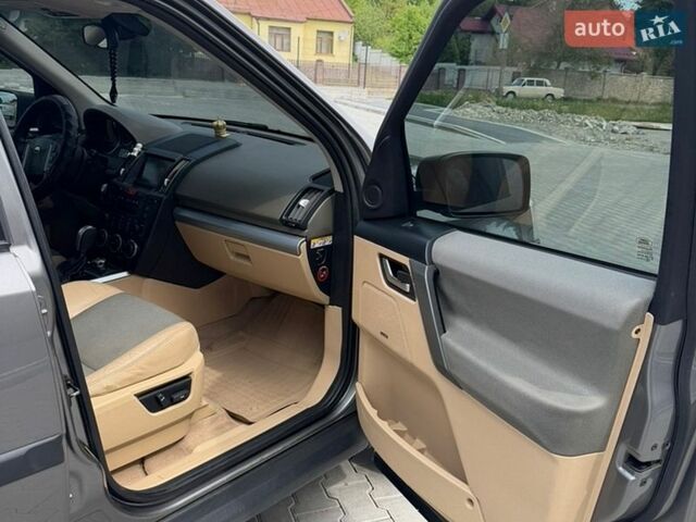 Сірий Ленд Ровер Freelander, об'ємом двигуна 2.2 л та пробігом 378 тис. км за 8999 $, фото 28 на Automoto.ua