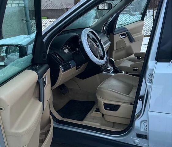 Серый Ленд Ровер Фрилендер, объемом двигателя 2.2 л и пробегом 200 тыс. км за 5600 $, фото 4 на Automoto.ua