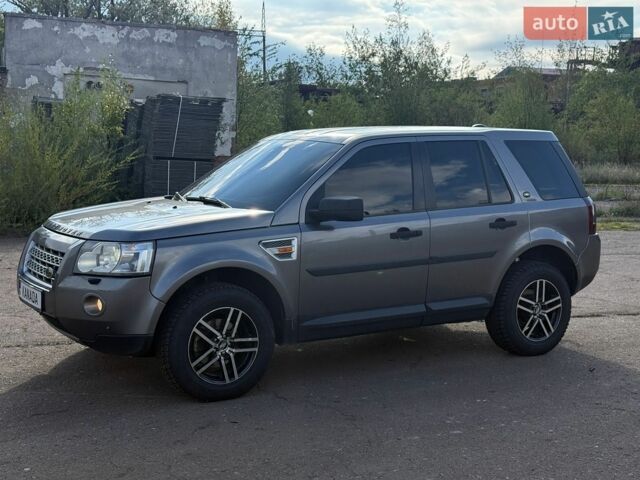 Сірий Ленд Ровер Freelander, об'ємом двигуна 2.18 л та пробігом 381 тис. км за 10599 $, фото 2 на Automoto.ua