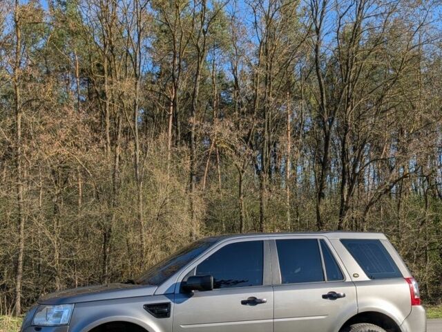 Серый Ленд Ровер Фрилендер, объемом двигателя 2.2 л и пробегом 217 тыс. км за 11000 $, фото 2 на Automoto.ua