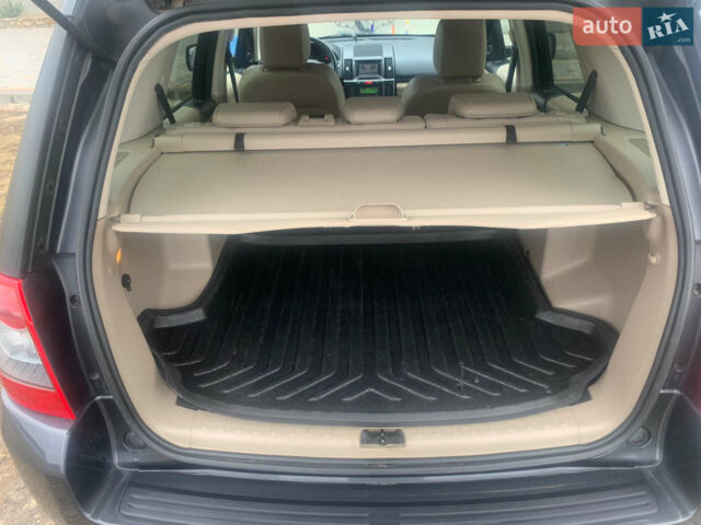 Сірий Ленд Ровер Freelander, об'ємом двигуна 2.2 л та пробігом 215 тис. км за 10800 $, фото 37 на Automoto.ua