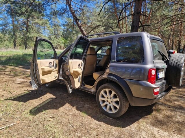 Серый Ленд Ровер Фрилендер, объемом двигателя 2.5 л и пробегом 87 тыс. км за 3400 $, фото 4 на Automoto.ua