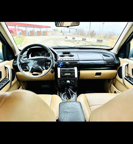 Серый Ленд Ровер Фрилендер, объемом двигателя 2.5 л и пробегом 0 тыс. км за 3400 $, фото 3 на Automoto.ua