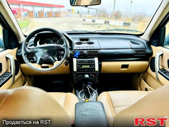 Серый Ленд Ровер Фрилендер, объемом двигателя 2 л и пробегом 170 тыс. км за 3150 $, фото 7 на Automoto.ua