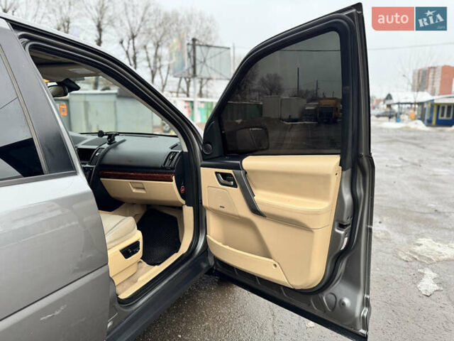 Серый Ленд Ровер Фрилендер, объемом двигателя 3.19 л и пробегом 292 тыс. км за 7700 $, фото 26 на Automoto.ua