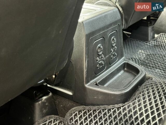 Серый Ленд Ровер Фрилендер, объемом двигателя 3.19 л и пробегом 274 тыс. км за 7999 $, фото 28 на Automoto.ua