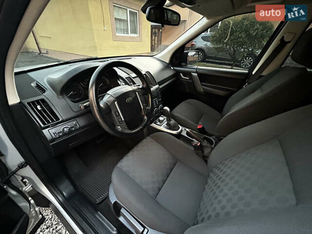 Серый Ленд Ровер Фрилендер, объемом двигателя 2.2 л и пробегом 255 тыс. км за 9750 $, фото 16 на Automoto.ua