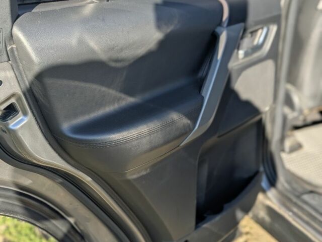 Серый Ленд Ровер Фрилендер, объемом двигателя 2.2 л и пробегом 217 тыс. км за 11000 $, фото 12 на Automoto.ua