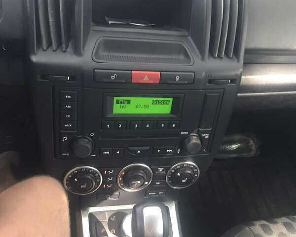 Серый Ленд Ровер Фрилендер, объемом двигателя 2.2 л и пробегом 249 тыс. км за 9500 $, фото 8 на Automoto.ua