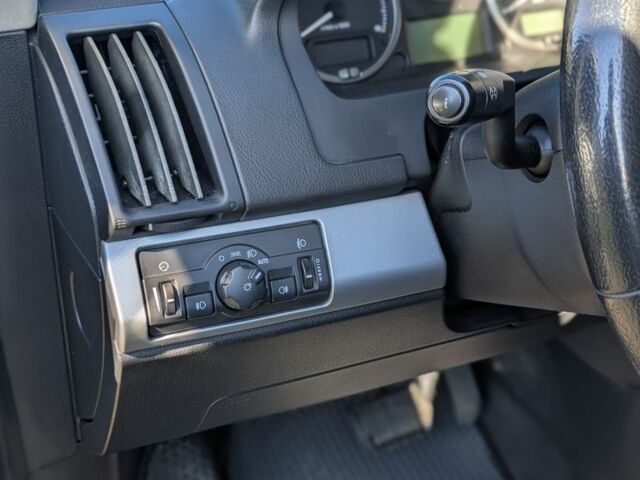 Серый Ленд Ровер Фрилендер, объемом двигателя 2.2 л и пробегом 217 тыс. км за 11000 $, фото 10 на Automoto.ua