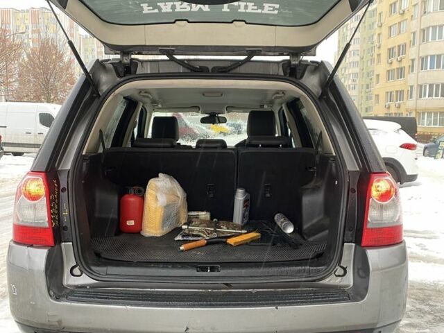 Серый Ленд Ровер Фрилендер, объемом двигателя 2.2 л и пробегом 187 тыс. км за 4200 $, фото 4 на Automoto.ua