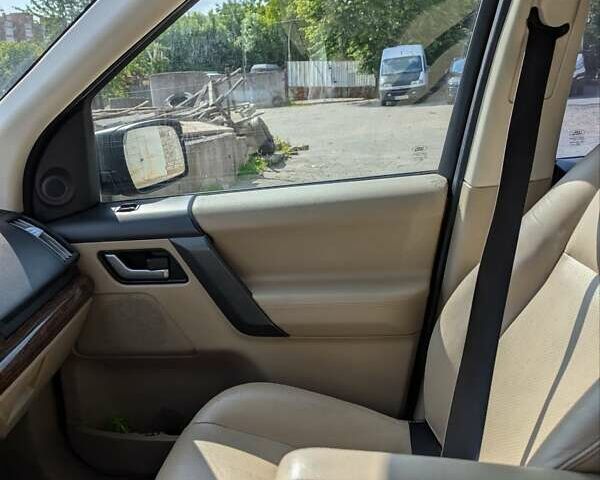 Сірий Ленд Ровер Freelander, об'ємом двигуна 2.18 л та пробігом 290 тис. км за 10200 $, фото 9 на Automoto.ua