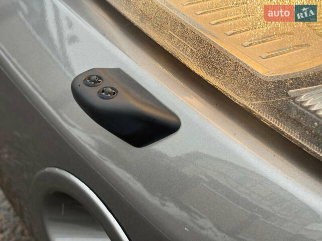 Серый Ленд Ровер Фрилендер, объемом двигателя 2.2 л и пробегом 267 тыс. км за 8800 $, фото 15 на Automoto.ua