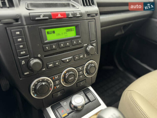 Серый Ленд Ровер Фрилендер, объемом двигателя 2.2 л и пробегом 229 тыс. км за 9950 $, фото 29 на Automoto.ua