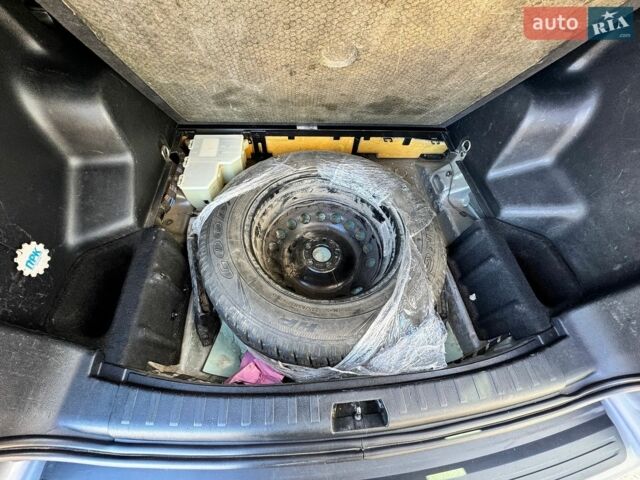 Сірий Ленд Ровер Freelander, об'ємом двигуна 2.2 л та пробігом 390 тис. км за 9990 $, фото 37 на Automoto.ua