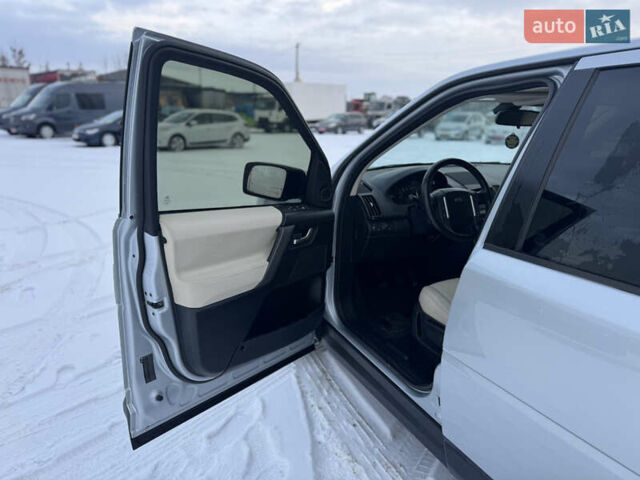 Серый Ленд Ровер Фрилендер, объемом двигателя 2.2 л и пробегом 229 тыс. км за 9450 $, фото 12 на Automoto.ua