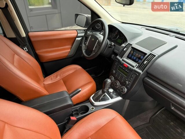 Сірий Ленд Ровер Freelander, об'ємом двигуна 2.18 л та пробігом 303 тис. км за 11200 $, фото 18 на Automoto.ua