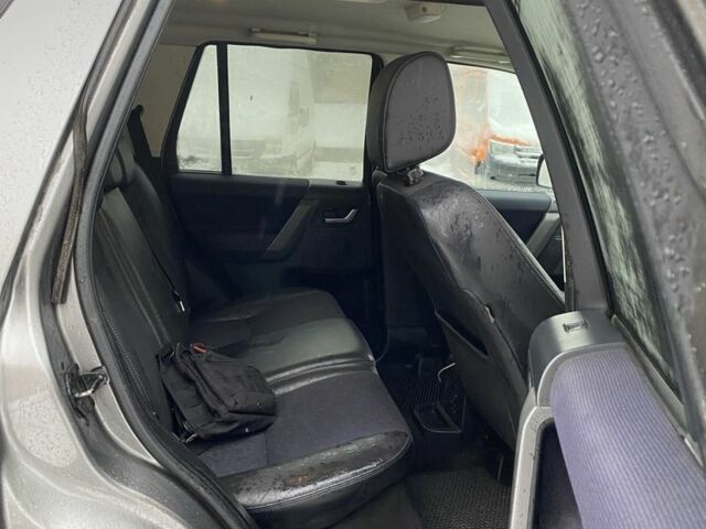 Серый Ленд Ровер Фрилендер, объемом двигателя 2.2 л и пробегом 187 тыс. км за 4200 $, фото 5 на Automoto.ua