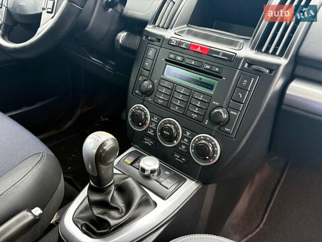 Сірий Ленд Ровер Freelander, об'ємом двигуна 2.18 л та пробігом 268 тис. км за 8350 $, фото 14 на Automoto.ua