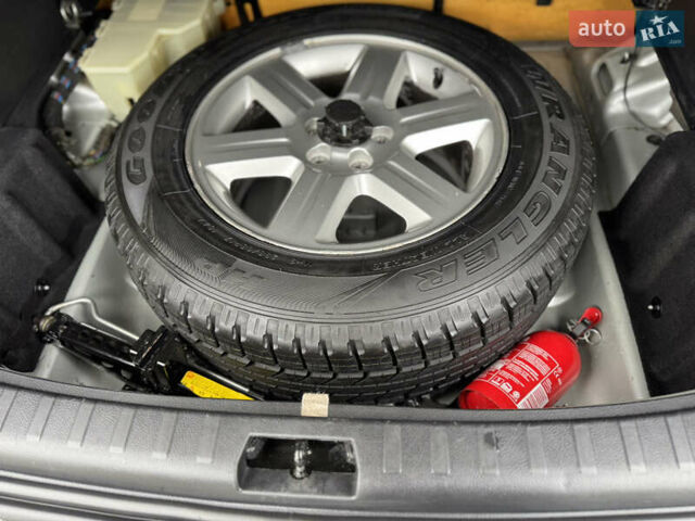 Серый Ленд Ровер Фрилендер, объемом двигателя 2.2 л и пробегом 229 тыс. км за 9950 $, фото 8 на Automoto.ua
