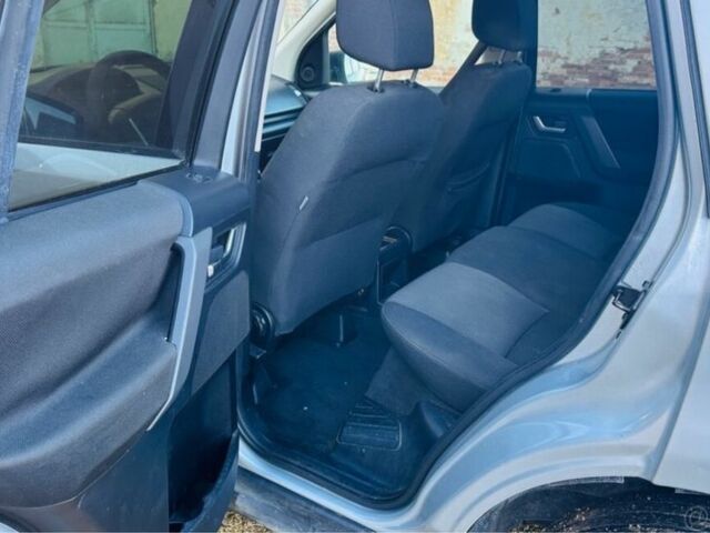 Сірий Ленд Ровер Freelander, об'ємом двигуна 2.2 л та пробігом 200 тис. км за 2621 $, фото 5 на Automoto.ua