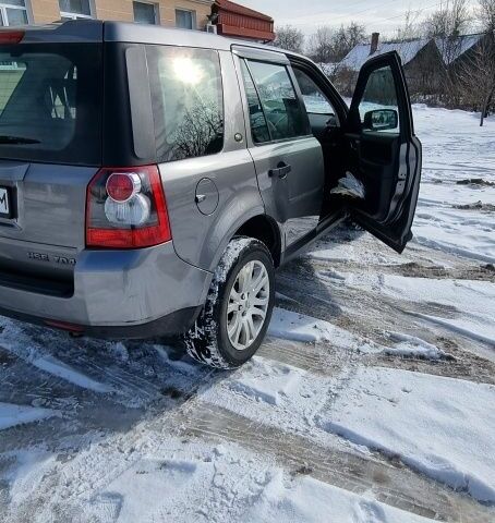 Серый Ленд Ровер Фрилендер, объемом двигателя 2.2 л и пробегом 277 тыс. км за 11900 $, фото 10 на Automoto.ua