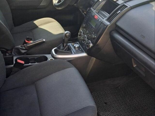 Сірий Ленд Ровер Freelander, об'ємом двигуна 2.18 л та пробігом 258 тис. км за 10500 $, фото 5 на Automoto.ua
