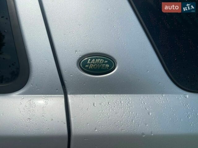Сірий Ленд Ровер Freelander, об'ємом двигуна 2.18 л та пробігом 226 тис. км за 10000 $, фото 9 на Automoto.ua