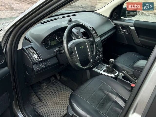 Сірий Ленд Ровер Freelander, об'ємом двигуна 2.18 л та пробігом 330 тис. км за 8400 $, фото 7 на Automoto.ua