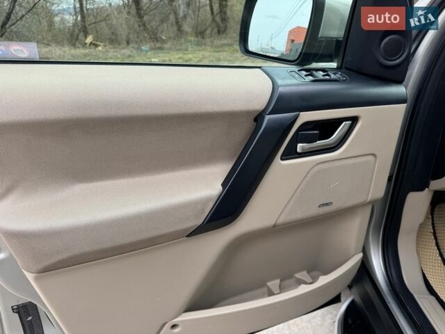 Сірий Ленд Ровер Freelander, об'ємом двигуна 2.18 л та пробігом 290 тис. км за 9800 $, фото 18 на Automoto.ua