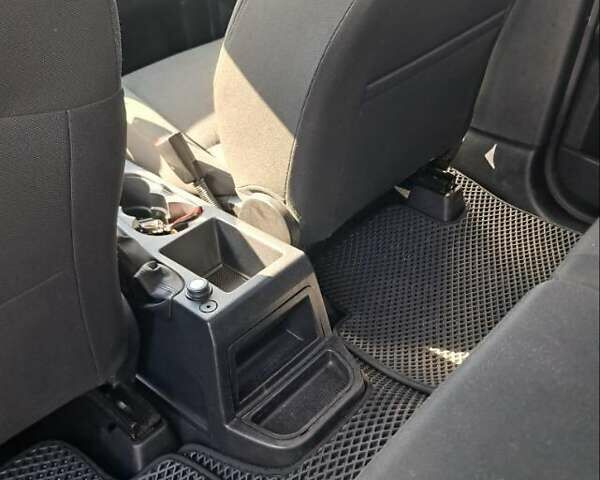 Серый Ленд Ровер Фрилендер, объемом двигателя 2.18 л и пробегом 266 тыс. км за 13200 $, фото 23 на Automoto.ua