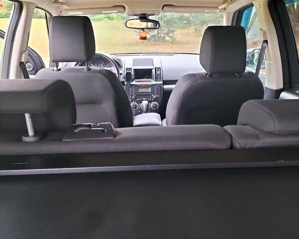 Сірий Ленд Ровер Freelander, об'ємом двигуна 2.18 л та пробігом 308 тис. км за 13200 $, фото 4 на Automoto.ua