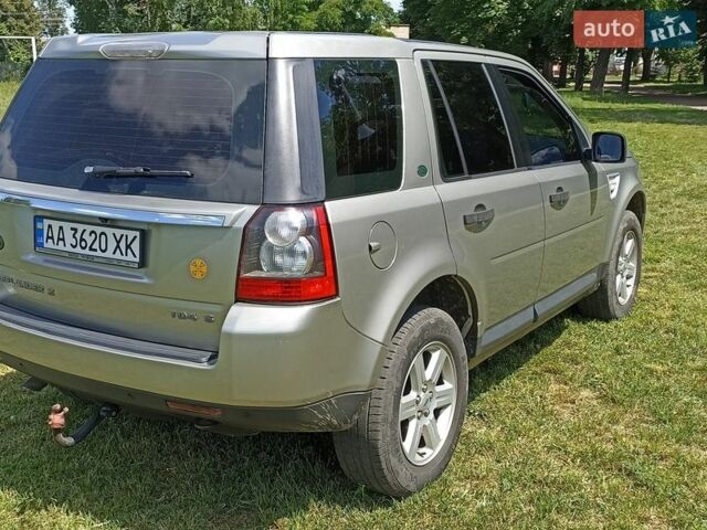 Серый Ленд Ровер Фрилендер, объемом двигателя 2.18 л и пробегом 267 тыс. км за 12000 $, фото 2 на Automoto.ua