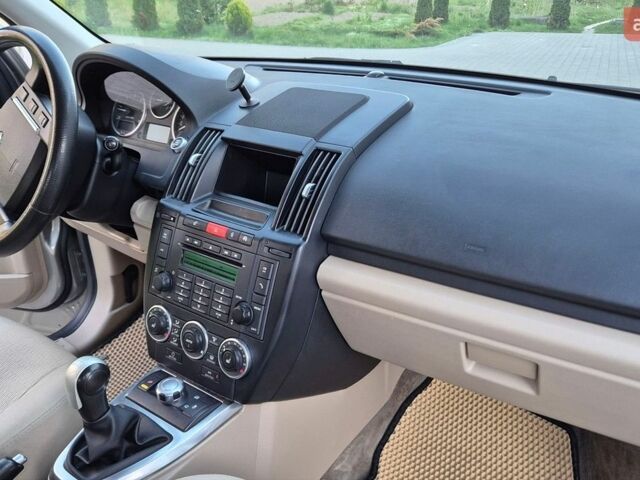 Сірий Ленд Ровер Freelander, об'ємом двигуна 2.18 л та пробігом 292 тис. км за 12500 $, фото 37 на Automoto.ua