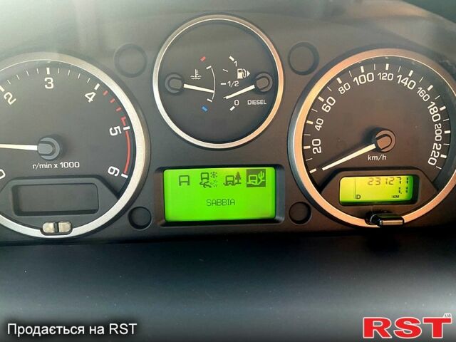 Сірий Ленд Ровер Freelander, об'ємом двигуна 2.2 л та пробігом 266 тис. км за 13300 $, фото 4 на Automoto.ua