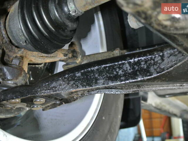 Серый Ленд Ровер Фрилендер, объемом двигателя 2.2 л и пробегом 149 тыс. км за 13500 $, фото 58 на Automoto.ua