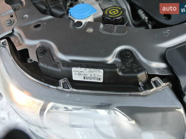 Серый Ленд Ровер Фрилендер, объемом двигателя 2.2 л и пробегом 149 тыс. км за 13500 $, фото 45 на Automoto.ua