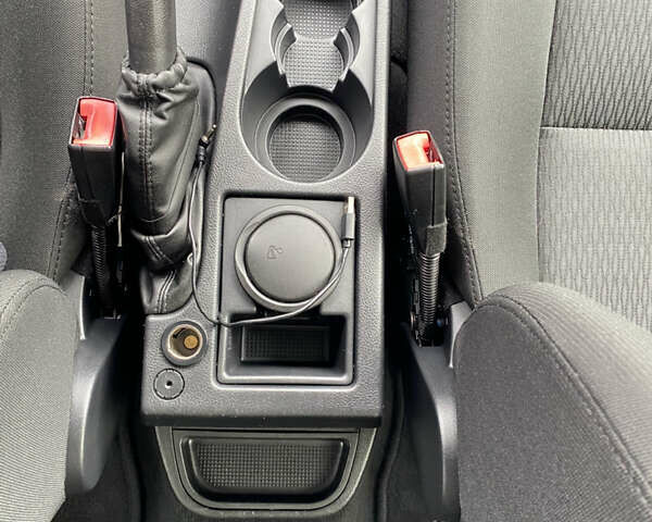 Серый Ленд Ровер Фрилендер, объемом двигателя 2.18 л и пробегом 143 тыс. км за 13700 $, фото 32 на Automoto.ua