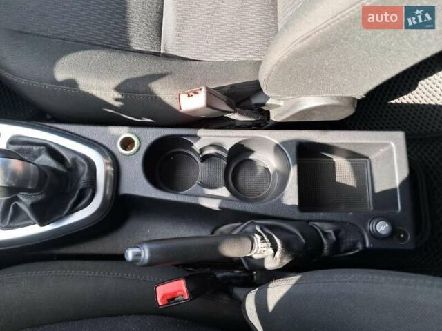 Серый Ленд Ровер Фрилендер, объемом двигателя 2.18 л и пробегом 266 тыс. км за 13200 $, фото 10 на Automoto.ua