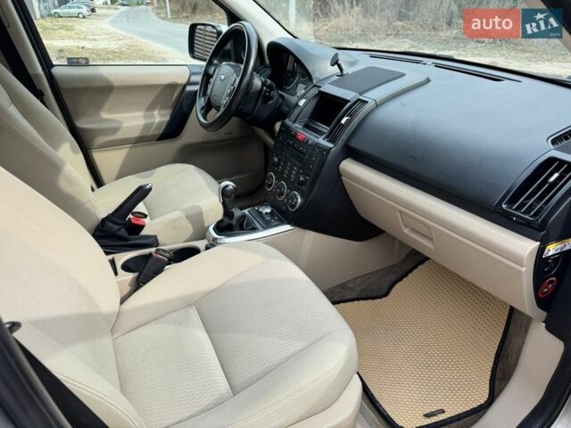 Сірий Ленд Ровер Freelander, об'ємом двигуна 2.18 л та пробігом 290 тис. км за 9800 $, фото 14 на Automoto.ua