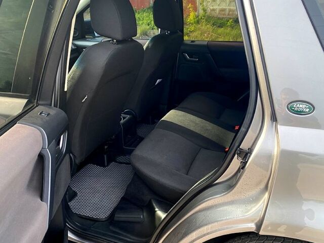 Сірий Ленд Ровер Freelander, об'ємом двигуна 2.2 л та пробігом 266 тис. км за 13300 $, фото 3 на Automoto.ua