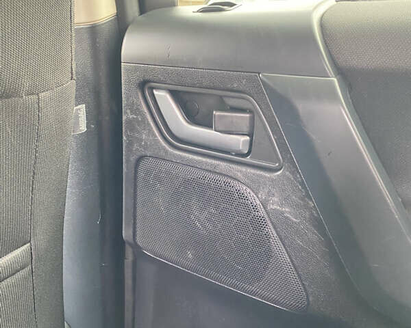 Серый Ленд Ровер Фрилендер, объемом двигателя 2.18 л и пробегом 143 тыс. км за 13700 $, фото 20 на Automoto.ua