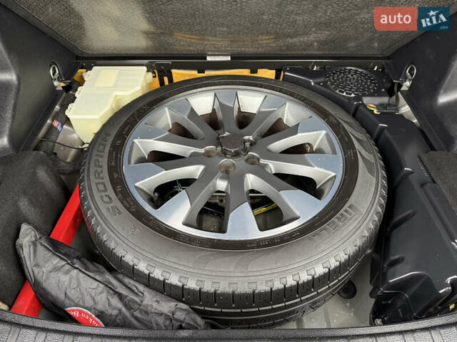 Сірий Ленд Ровер Freelander, об'ємом двигуна 2.18 л та пробігом 242 тис. км за 12450 $, фото 28 на Automoto.ua