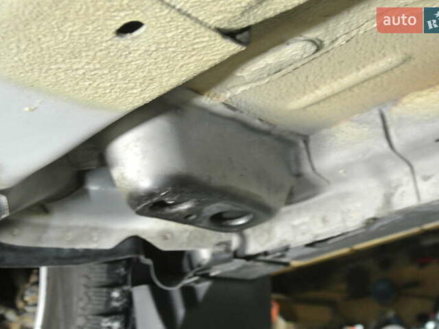 Серый Ленд Ровер Фрилендер, объемом двигателя 2.2 л и пробегом 149 тыс. км за 13500 $, фото 66 на Automoto.ua