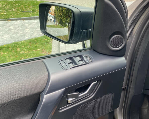 Серый Ленд Ровер Фрилендер, объемом двигателя 2.18 л и пробегом 143 тыс. км за 13700 $, фото 23 на Automoto.ua