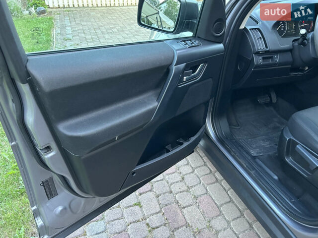 Сірий Ленд Ровер Freelander, об'ємом двигуна 2.18 л та пробігом 202 тис. км за 13950 $, фото 18 на Automoto.ua