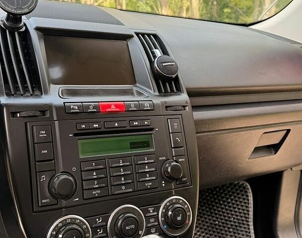 Сірий Ленд Ровер Freelander, об'ємом двигуна 2.18 л та пробігом 291 тис. км за 12000 $, фото 17 на Automoto.ua