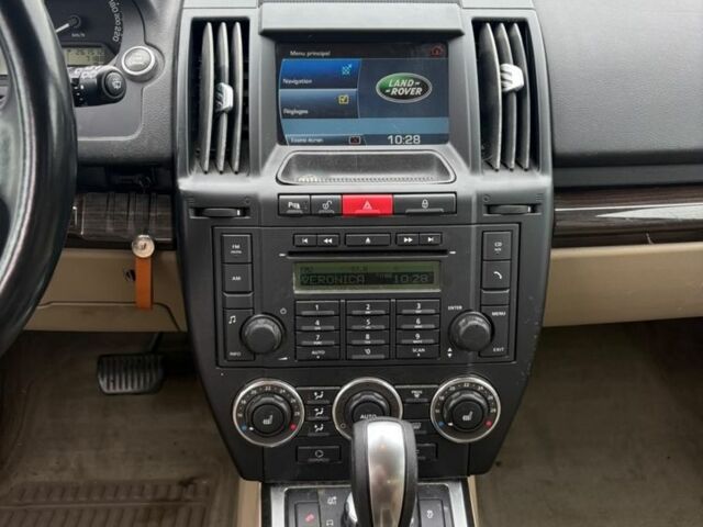 Сірий Ленд Ровер Freelander, об'ємом двигуна 2.2 л та пробігом 240 тис. км за 7512 $, фото 5 на Automoto.ua