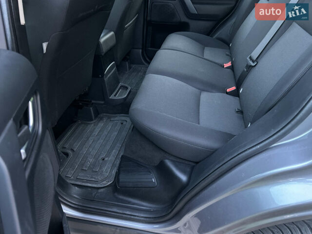 Сірий Ленд Ровер Freelander, об'ємом двигуна 2.18 л та пробігом 202 тис. км за 13950 $, фото 16 на Automoto.ua